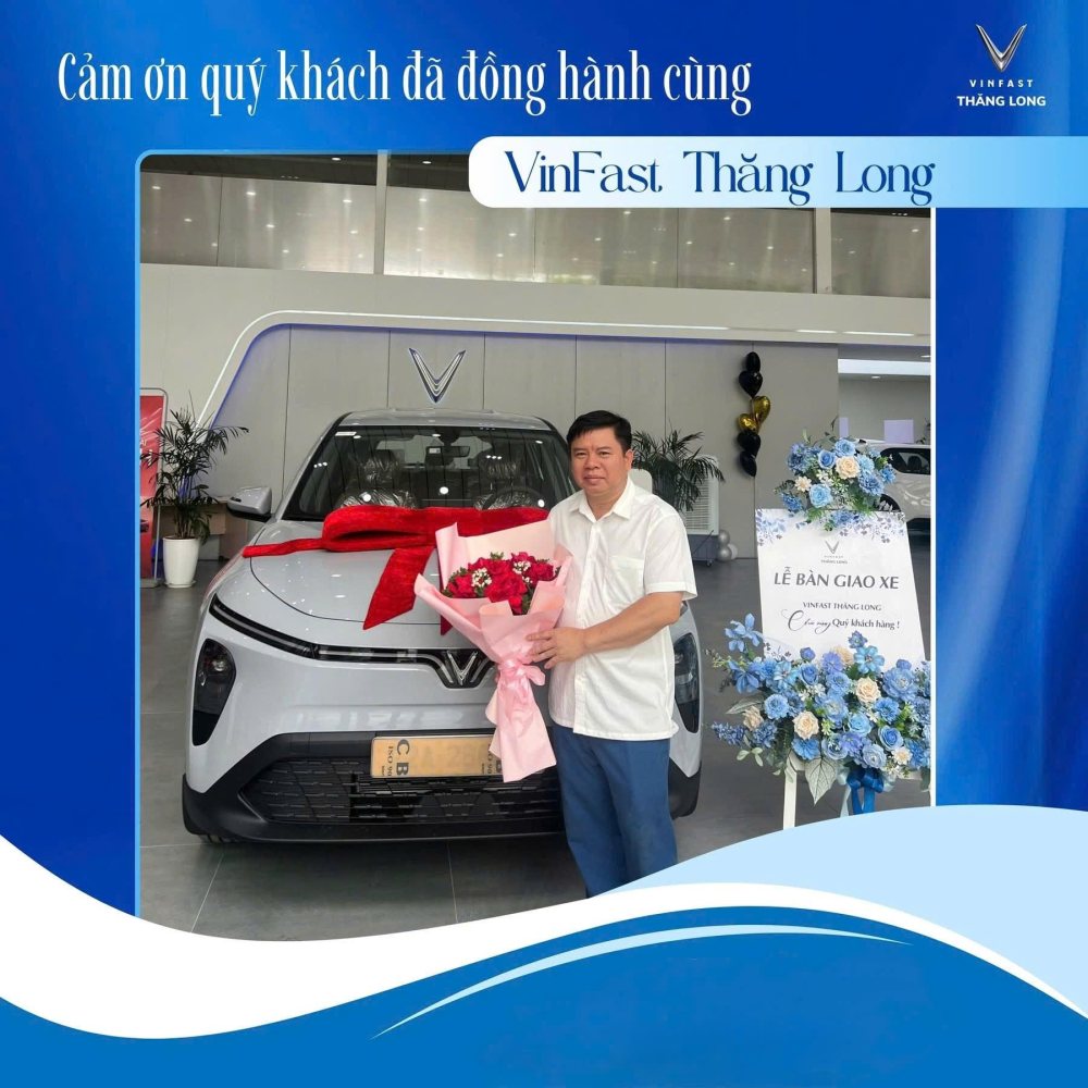 Khách hàng nhận xe VinFast